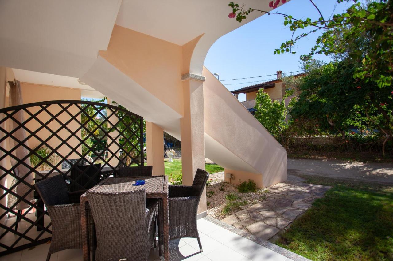 Appartamento Brezza Marina Budoni Exterior foto